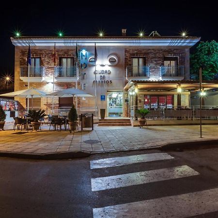 Hotel Ciudad De Martos Buitenkant foto